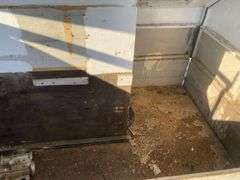 2004 Trailers  2000 ES4L7  Box Trailer