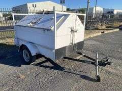 2004 Trailers  2000 ES4L7  Box Trailer