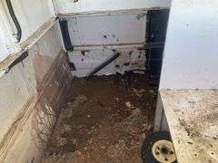 2004 Trailers  2000 ES4L7  Box Trailer