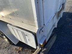 2004 Trailers  2000 ES4L7  Box Trailer