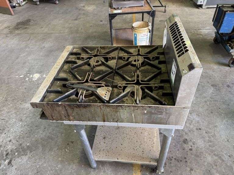 Waldorf 4 Bunrer Gas Top on Stand