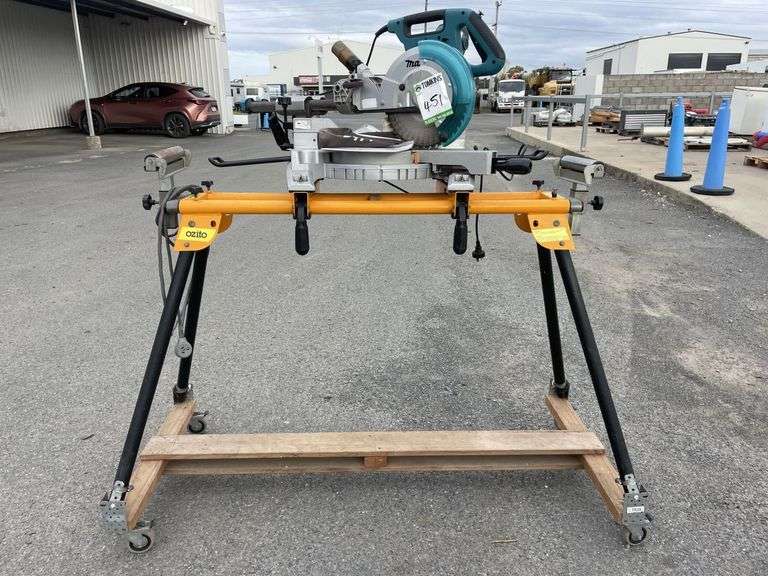 Makita Mitresaw and Extendable Bench