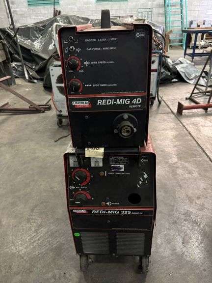 Lincoln REDI-MIG 325 Welder with 4D Remote