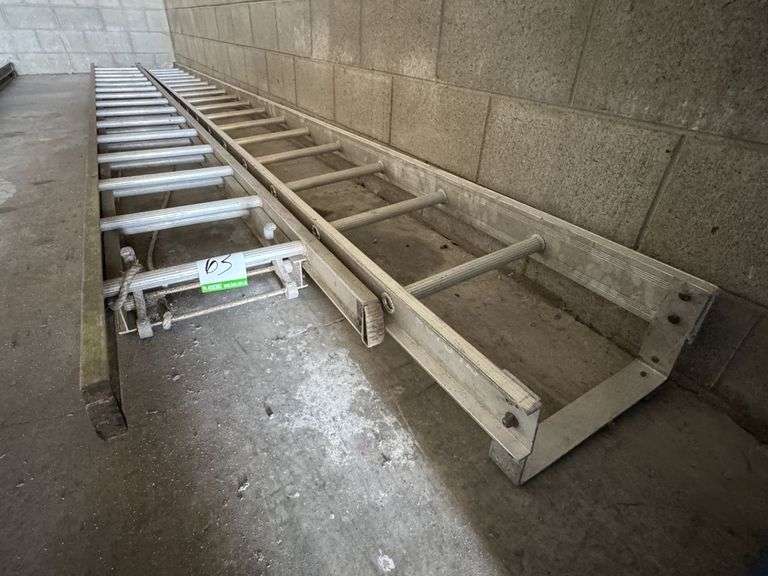2x Aluminium Ladders