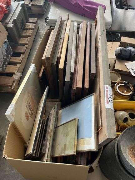 Pallet of Homewares inc. AirFryer, Blender, Artwork, and Crockery