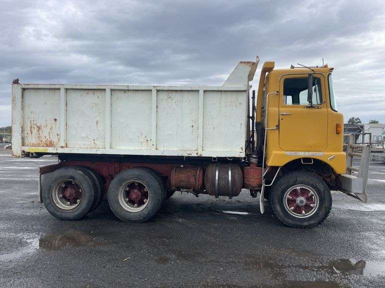 1973 Mack FR-700 Tipper Truck