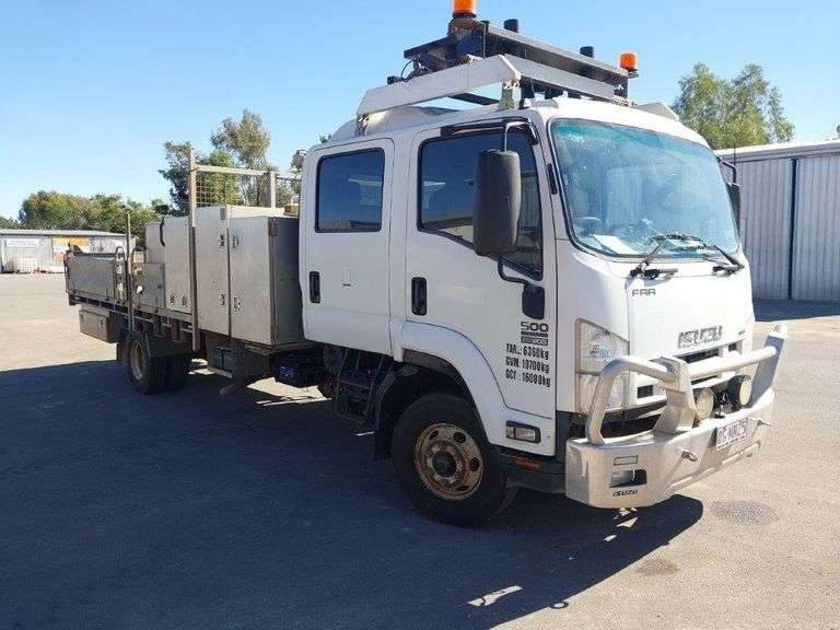 2015 Isuzu FRR500 Dual Cab Split Tray Tip Truck - WINTON