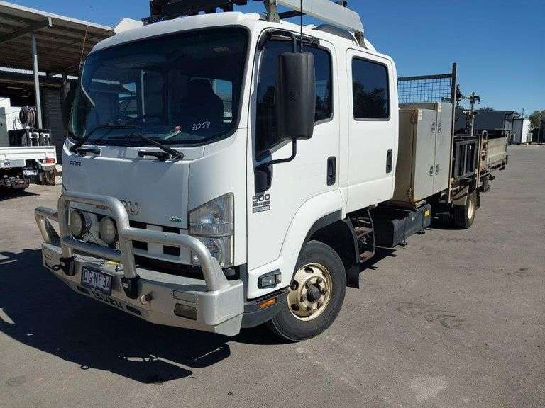 2015 Isuzu FRR500 Dual Cab Split Tray Tip Truck - WINTON