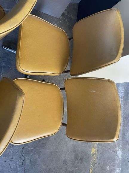 4x Swivel Dining Chairs