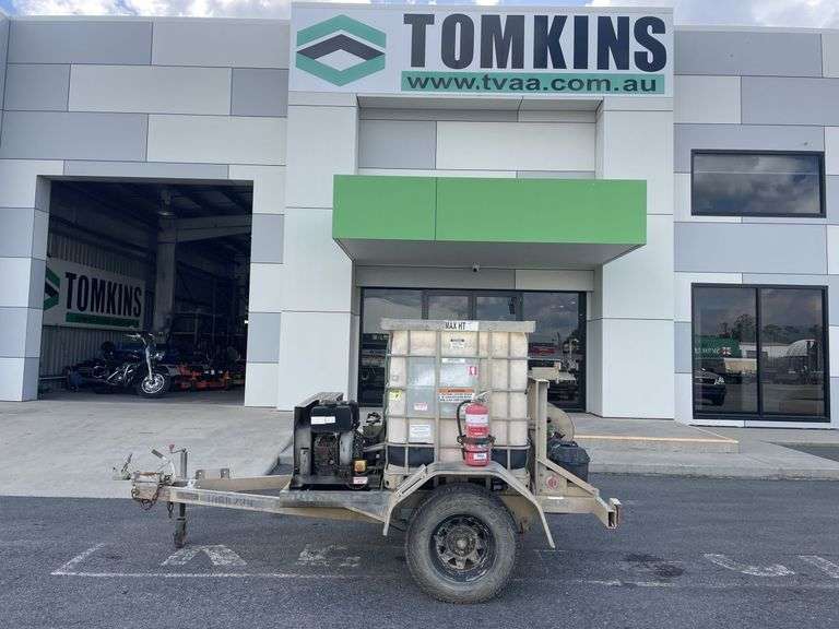 2010 TRHC Spray Trailer 