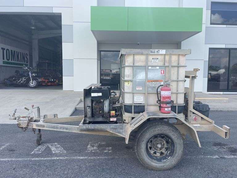 2010 TRHC Spray Trailer 