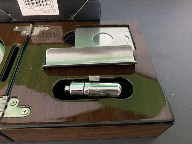 Compact Wooden Foldable Travel Cigar Ashtray Set with Cigar Cutter & Punch