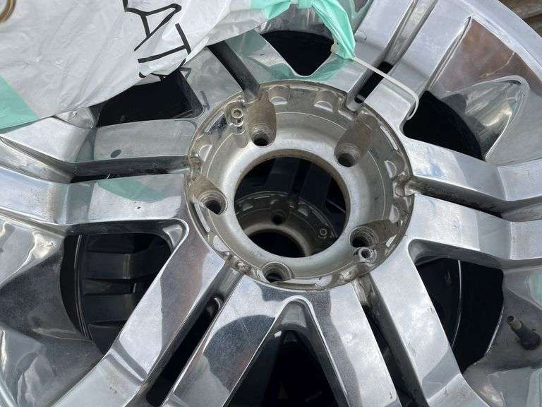 305/55R20 Wheels and Rim