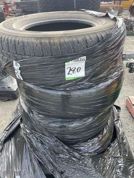 4x Tyres 265/65R17