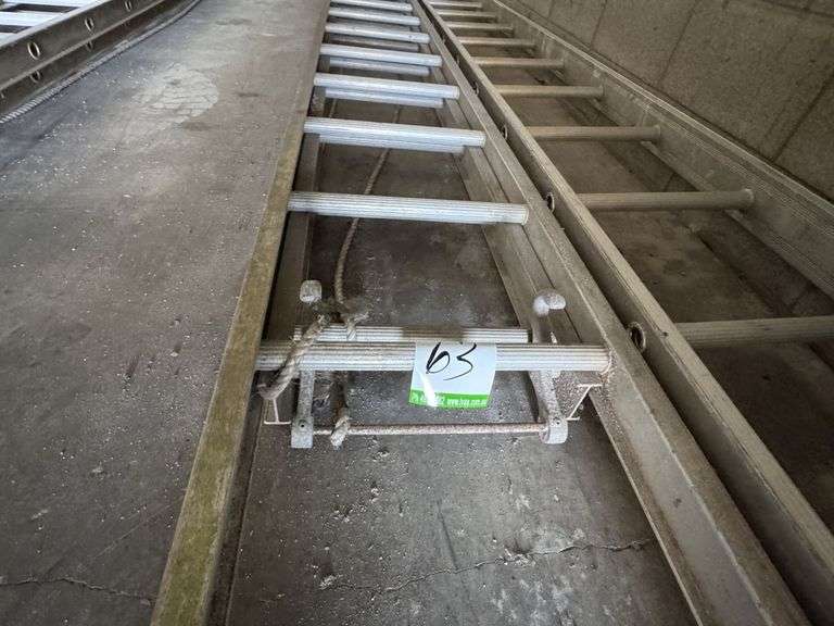 2x Aluminium Ladders