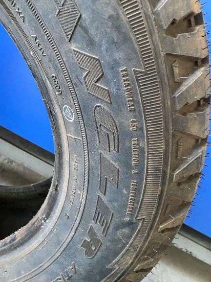 1x Vehicle Tyre - 275/65R/17