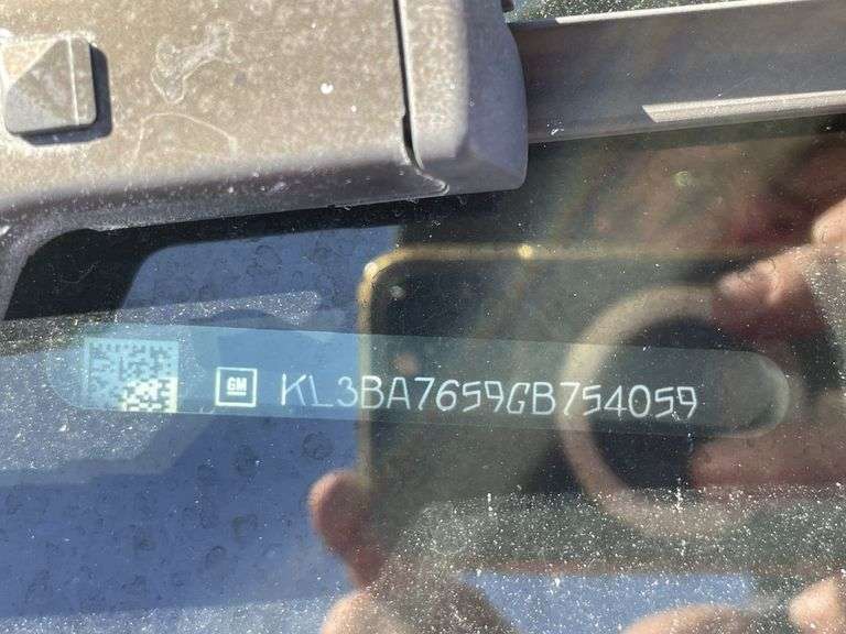 2016 Holden Trax Wagon - Needs Repair/Non Operational - Panel Damage