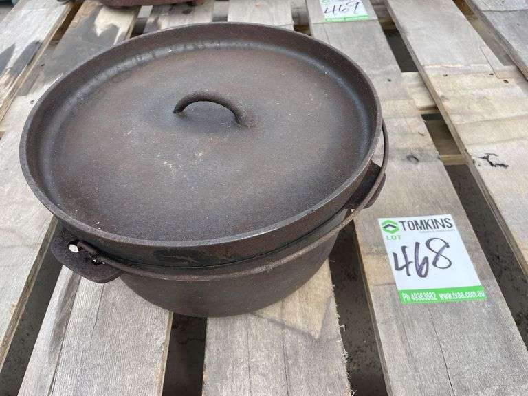 Cast Iron Camp Oven