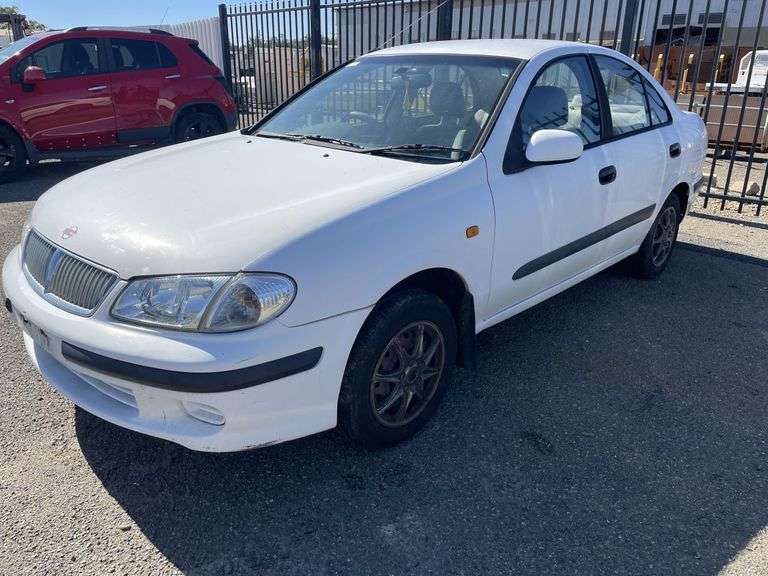 2000 Nissan Pulsar Sedan - Non Operational - No Engine