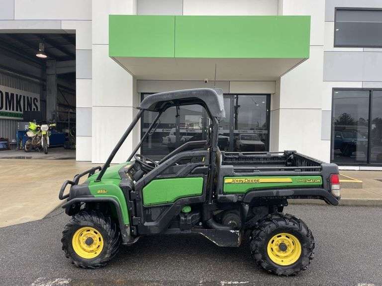 2015 John Deere 4x4 Tipping Gator 