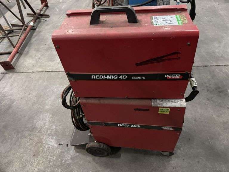 Lincoln REDI-MIG 325 Welder with 4D Remote