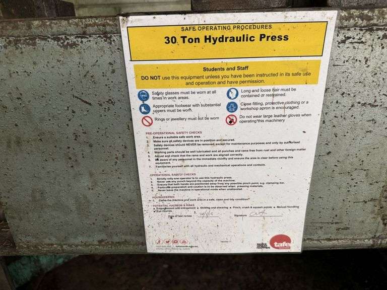 Hawke & Co 30 Ton Hydraulic Press
