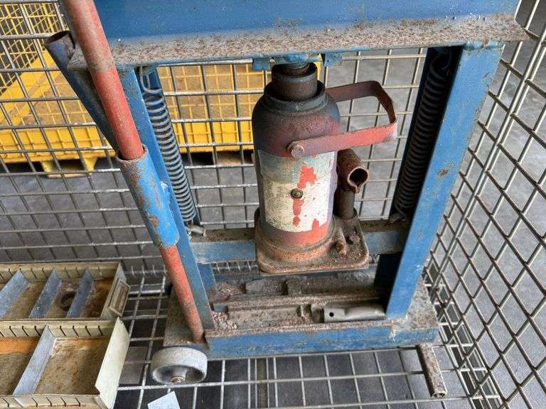 Steel Transport Cage inc Vice and Contents