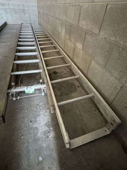 2x Aluminium Ladders