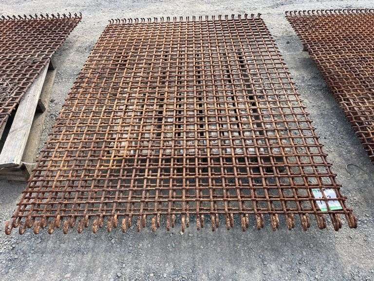 2x Mesh Screens 1400 x 2000mm