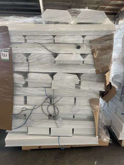 Pallet Qty 240 & 12Volt Dual Power Fluro Lights