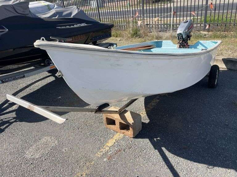 2.6m Sea Borne Tender c/w 3.3hp Mariner Outboard & Trailer