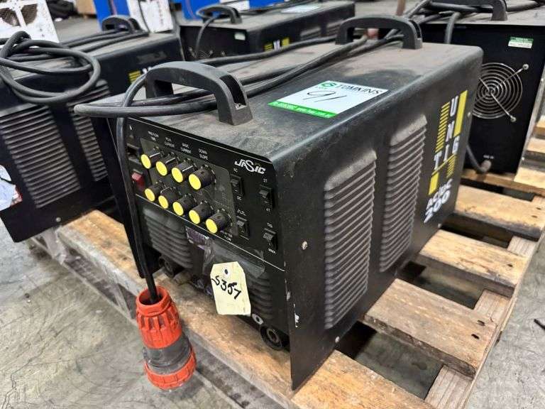 Unimig AC/DC 200 Pulse Tig Welder
