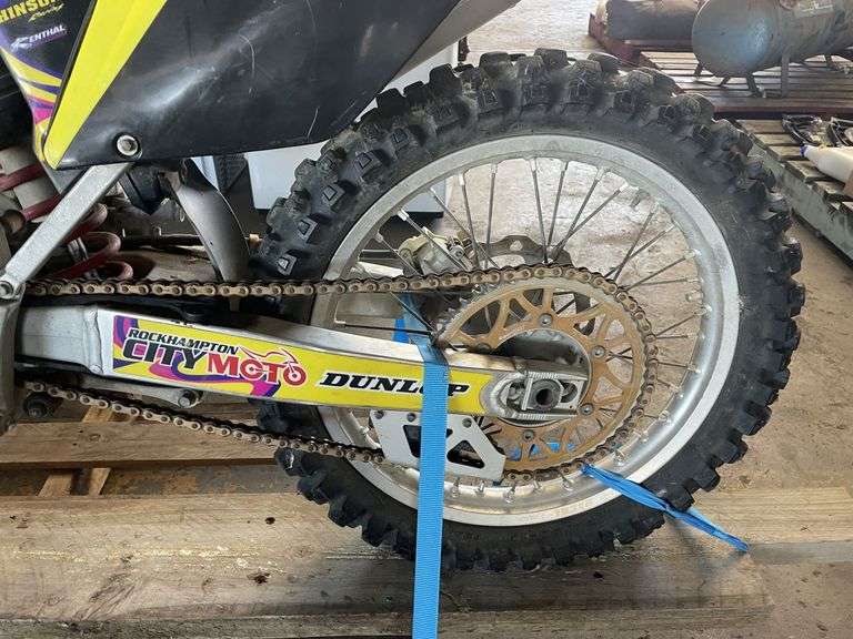 Suzuki RMZ 250 Motorbike