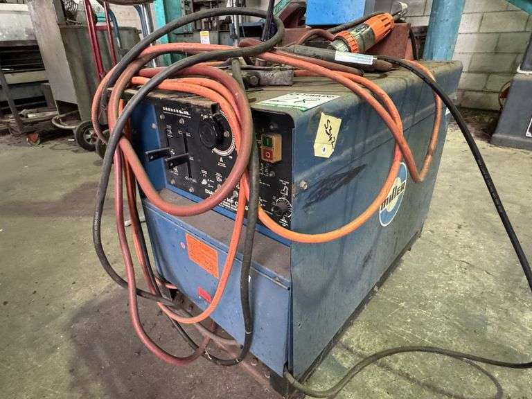 Miller Dialarc HF CY50 Welder inc Accessories