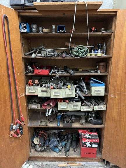 Timber Cabinet including Power Tools, Handheld Tooling & Workshop Contents