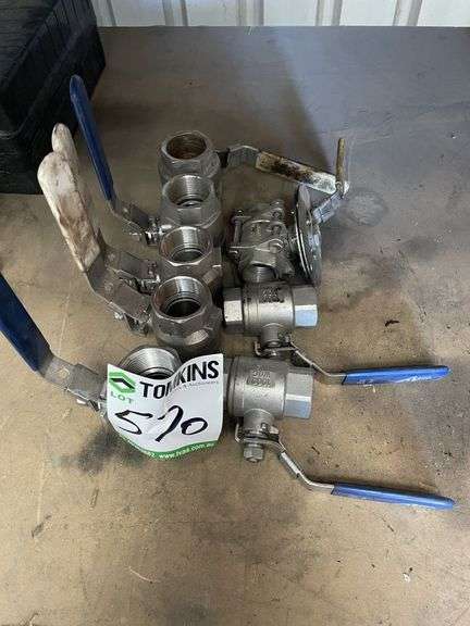 8x Ball Valves
