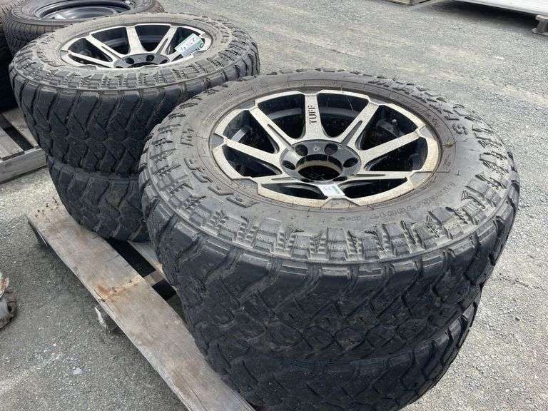 Four 4WD Wheels LT265/70R17