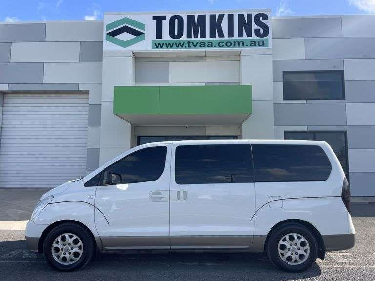 2010 Hyundai i-Max 8 Seater Van