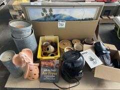 Pallet of Homewares inc. AirFryer, Blender, Artwork, and Crockery