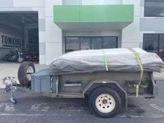 2011 Castaway Compact Camper Trailer inc Inflatable Boat