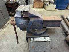 Timber Workshop Bench inc Vice @ Contents