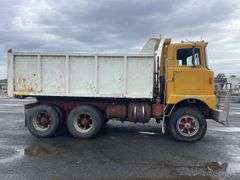 1973 Mack FR-700 Tipper Truck