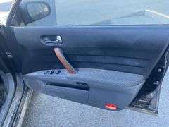 2004 Nissan  Maxima  ST Sedan