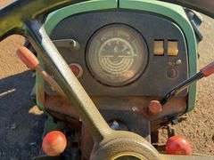 John Deere 2250 Tractor - BUNDABERG