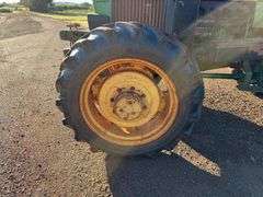John Deere 2250 Tractor - BUNDABERG