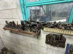Bridgeport Milling Machine & Qty Tooling