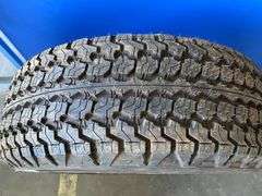 1x Vehicle Tyre - 275/65R/17