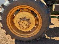 John Deere 2250 Tractor - BUNDABERG