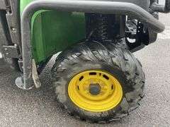 2015 John Deere 4x4 Tipping Gator 