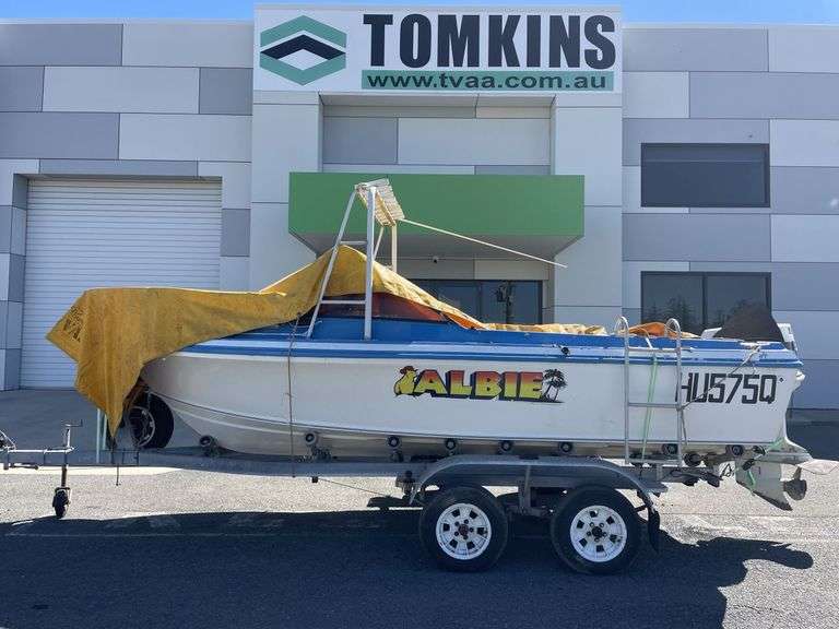 5.3m Fibreglass Boat (Non Operational) and Trailer